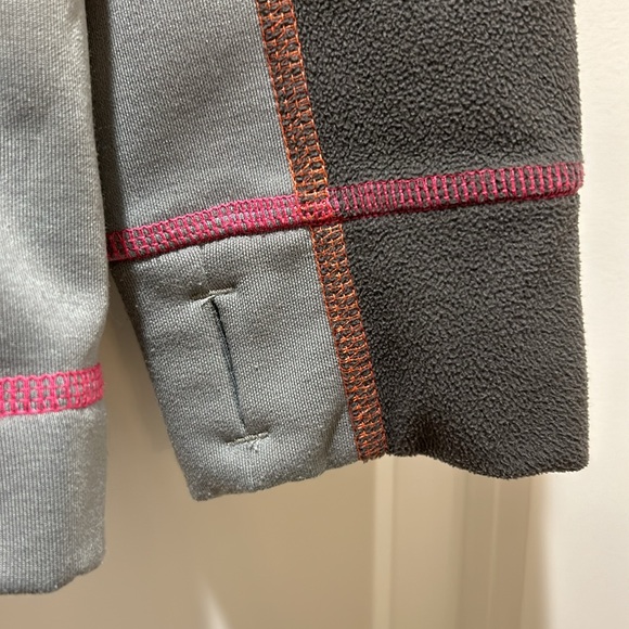 Girls REI fleece hooded jacket - Picture 3 of 6